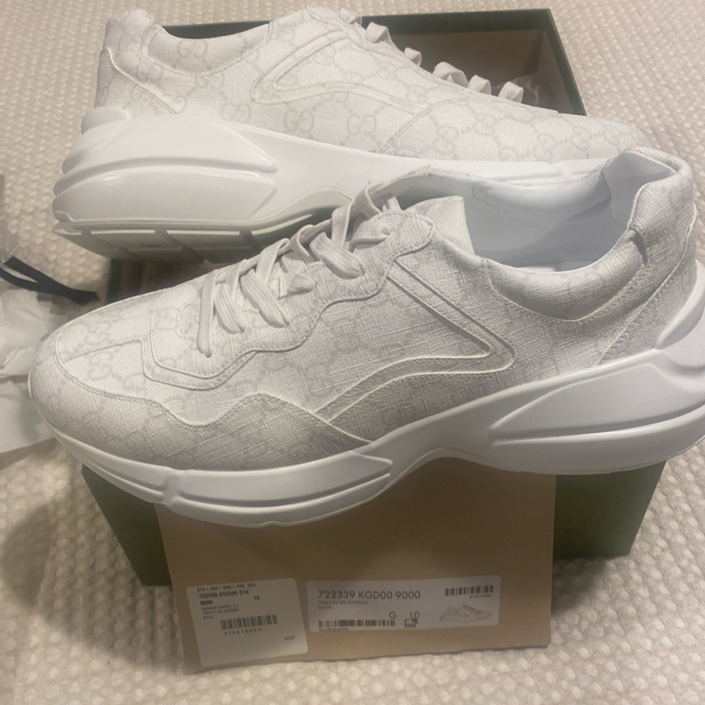 Gucci GG Supreme Mens Shoe size 10 
New condition and never worn